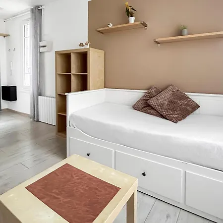 Bien Place Centre Historique De Saintes